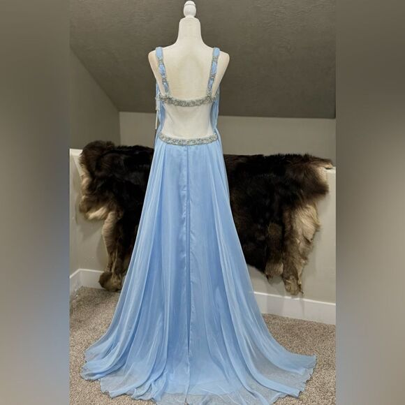 New Gorgeous Light Blue Beaded Chiffon Gown With Shawl - Picture 11 of 16